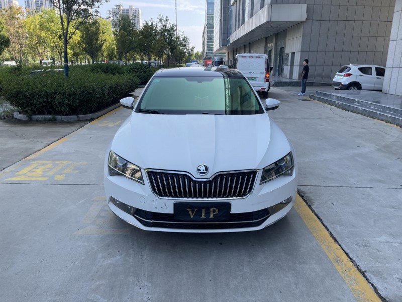 济宁17年斯柯达速派1