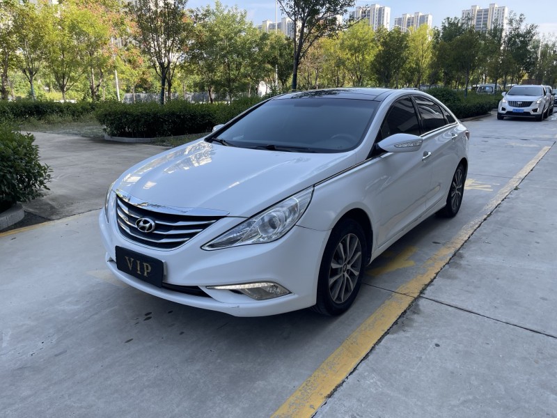 济宁14年现代索纳塔3