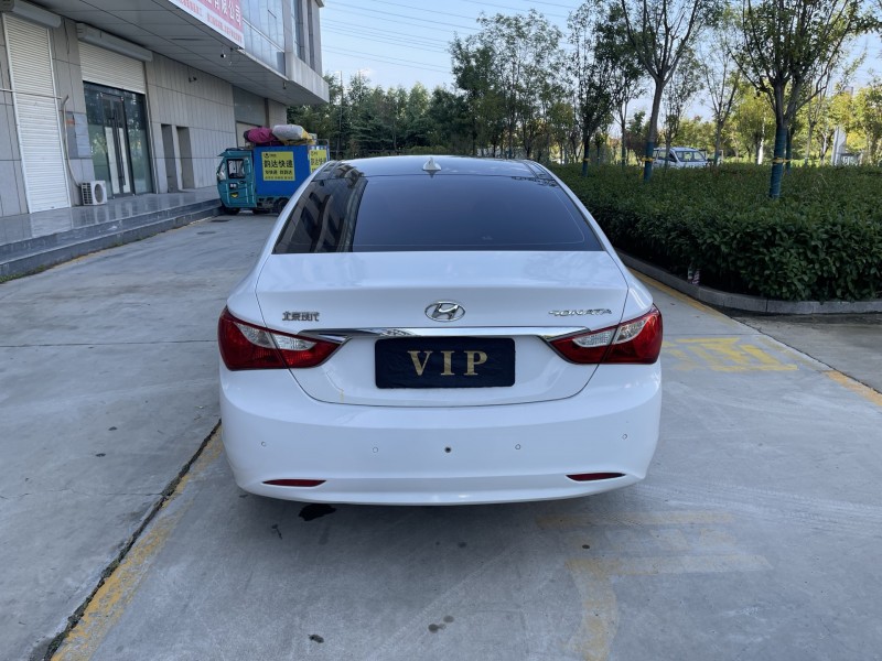 济宁14年现代索纳塔9