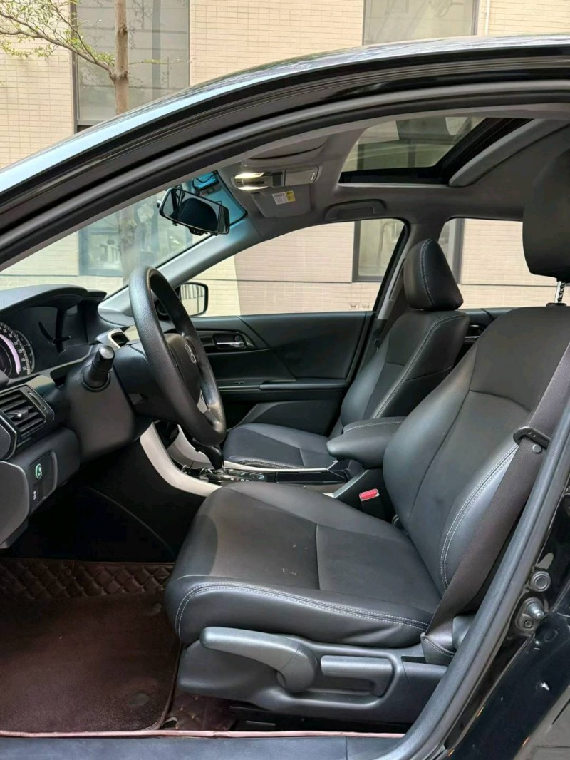 佛山16年本田雅阁5