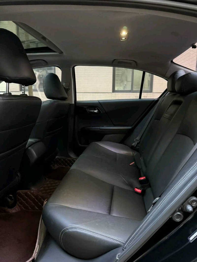 佛山16年本田雅阁9