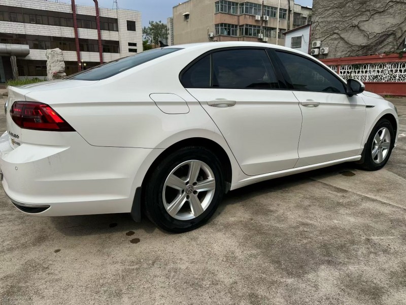 济宁20年大众凌渡8