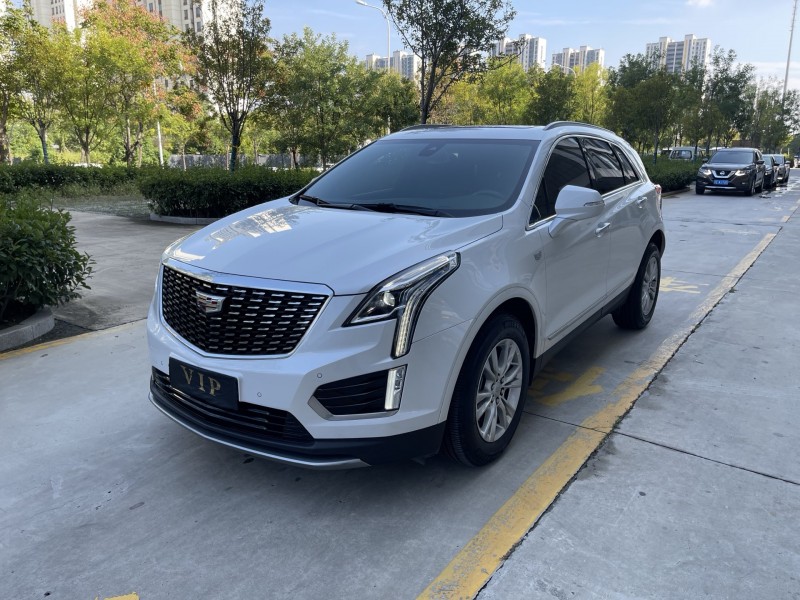 济宁22年凯迪拉克XT52