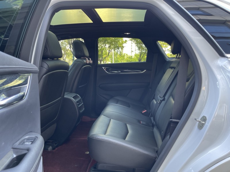 济宁22年凯迪拉克XT54