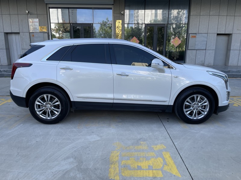 济宁22年凯迪拉克XT56