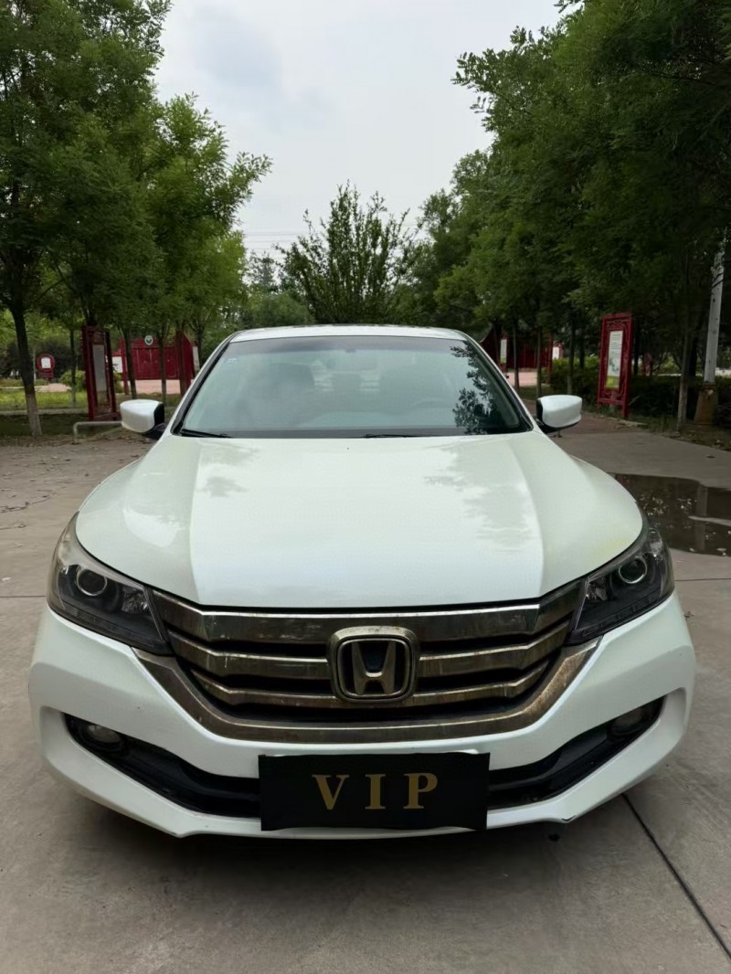 邢台16年本田雅阁1