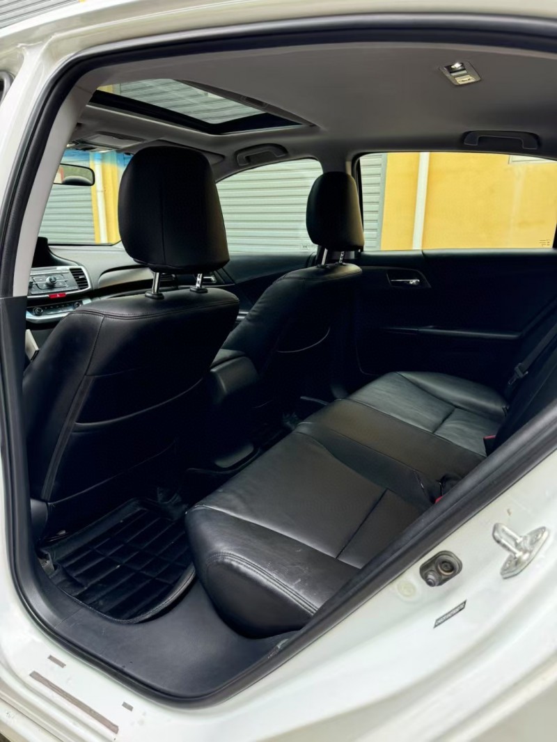 邢台16年本田雅阁6