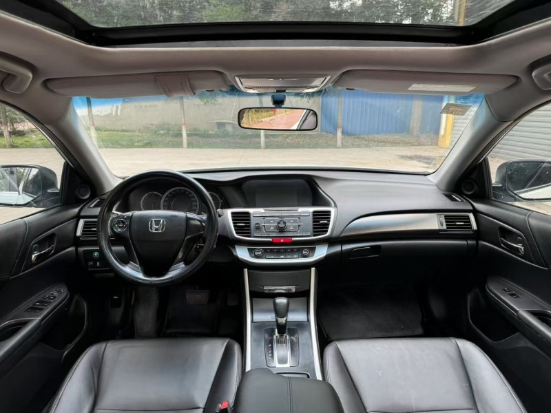 邢台16年本田雅阁7