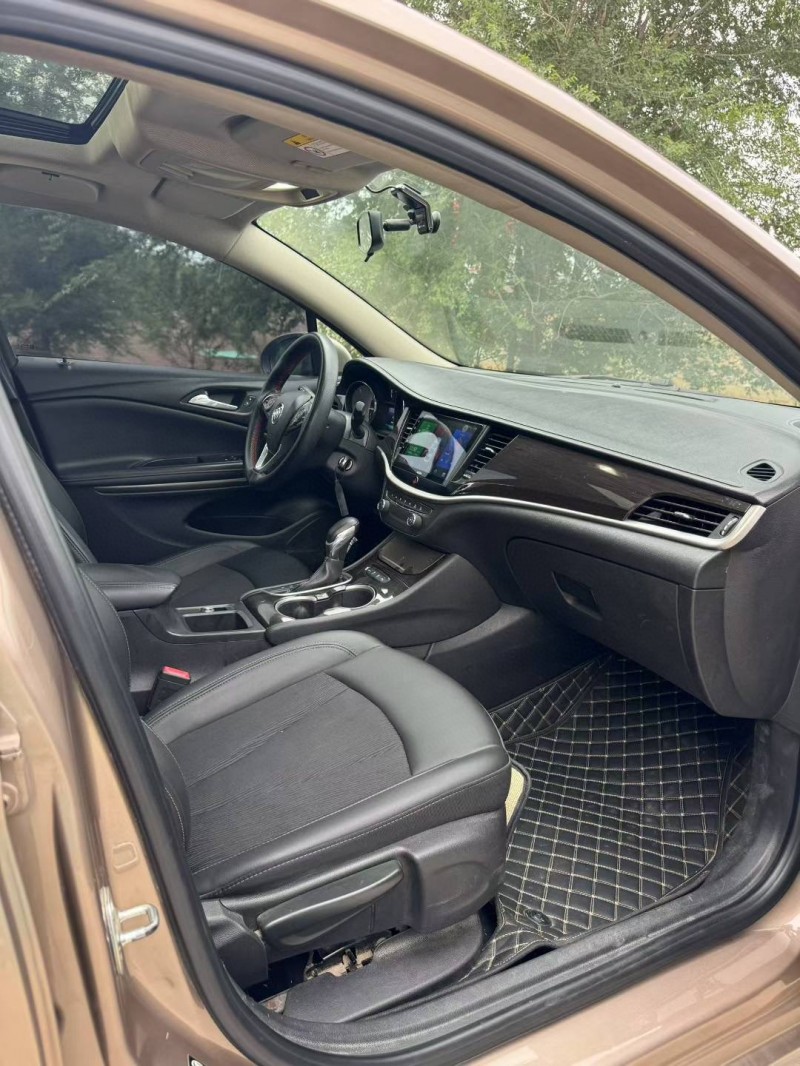 邢台18年别克威朗6