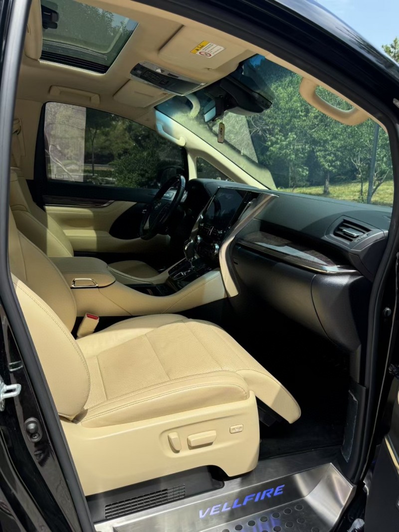 邢台21年丰田威尔法8