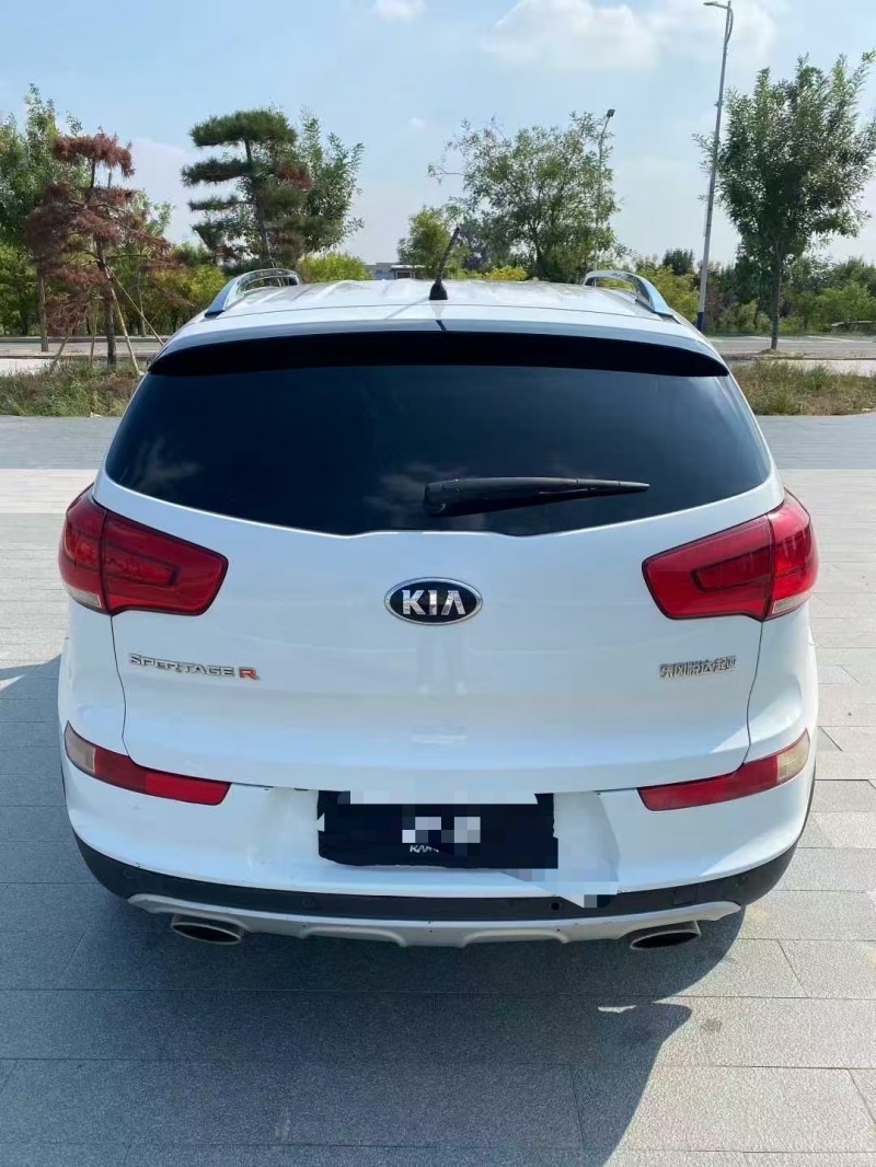 菏泽15年起亚智跑9