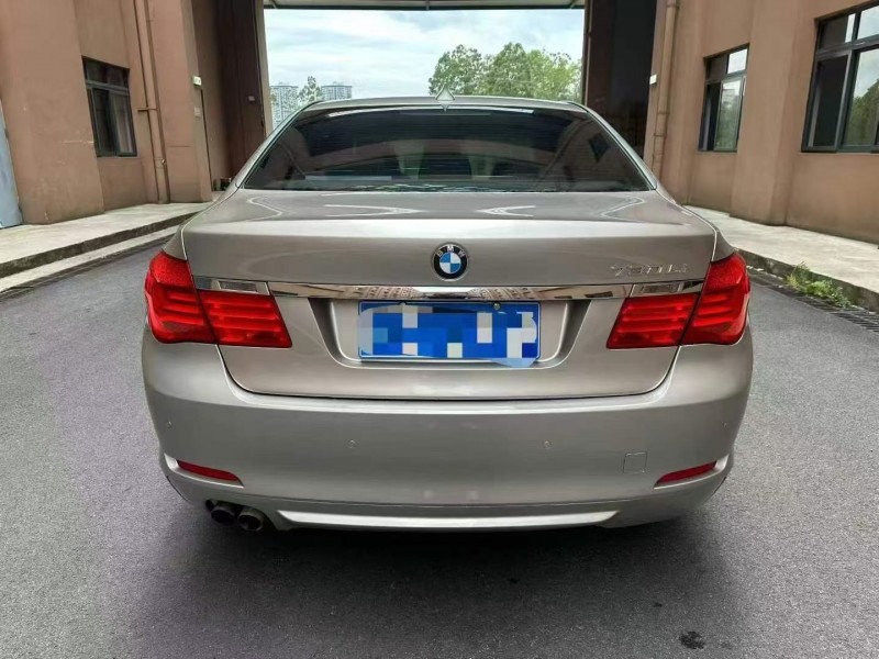 重庆13年宝马7系9