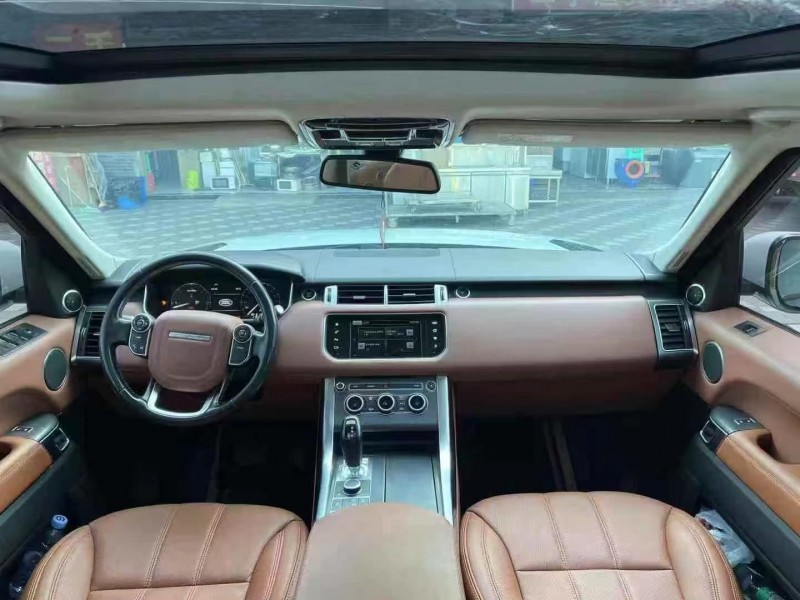 重庆17年路虎揽胜运动3