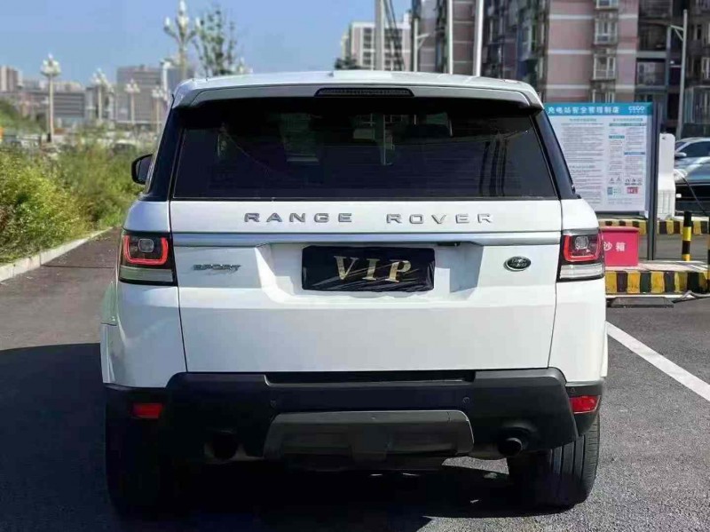 重庆17年路虎揽胜运动6