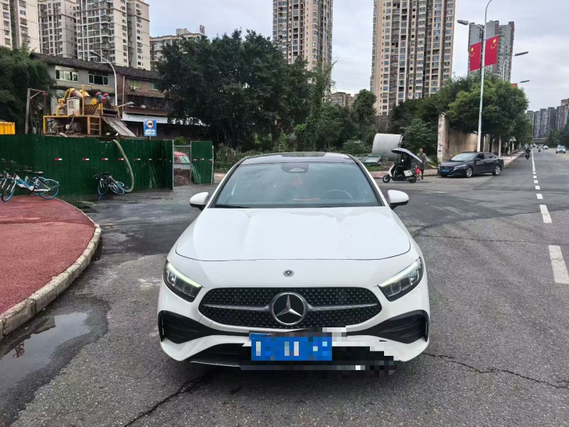 重庆23年奔驰A1