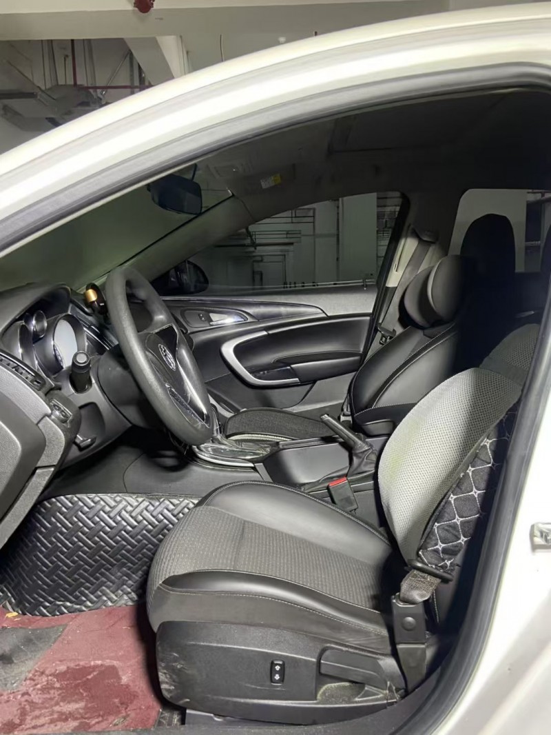 重庆17年别克君威5