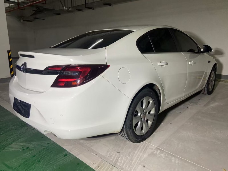 重庆17年别克君威8