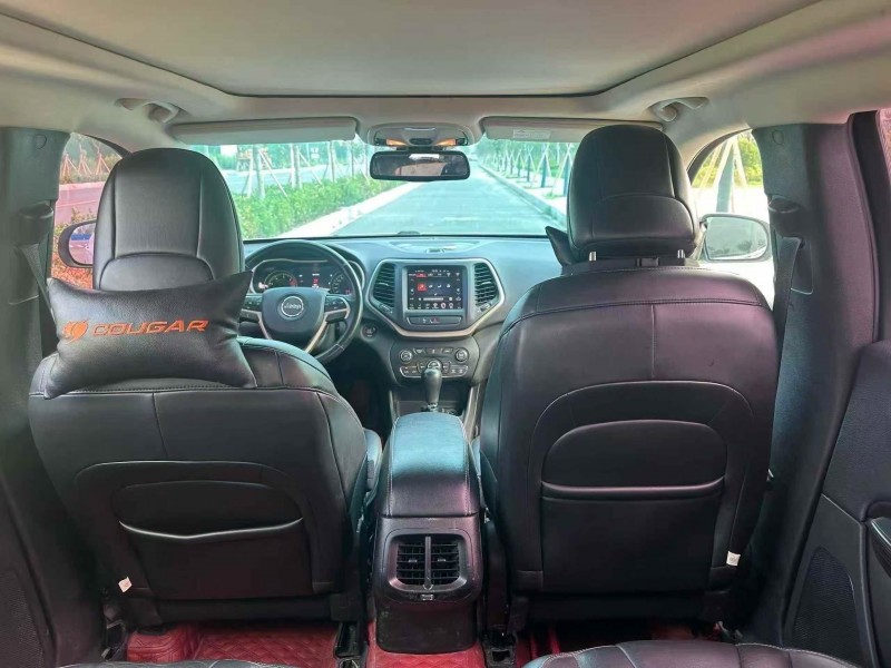 菏泽17年Jeep自由光5