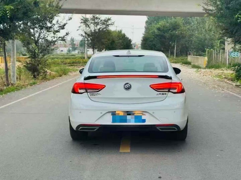 苏州21年别克君威9