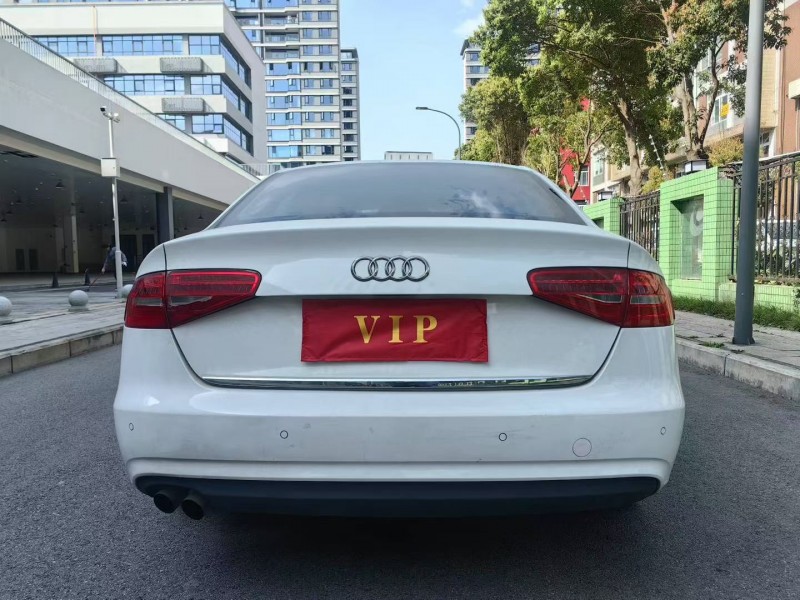 成都16年奥迪A4L9