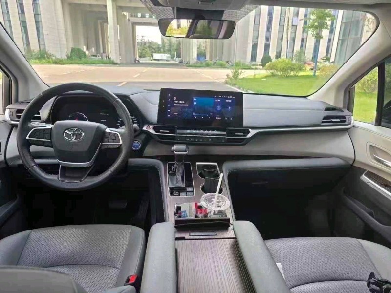 枣庄23年丰田格瑞维亚4