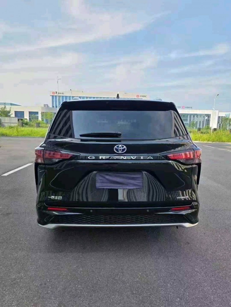 枣庄23年丰田格瑞维亚9