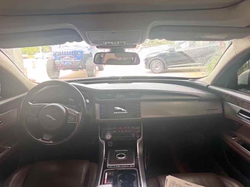 青岛17年捷豹XFL4