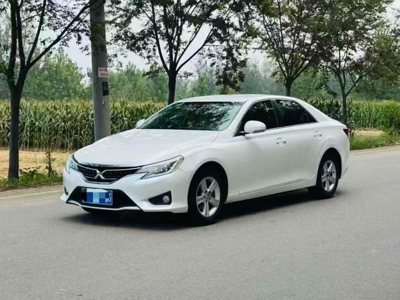 南通15年丰田锐志2