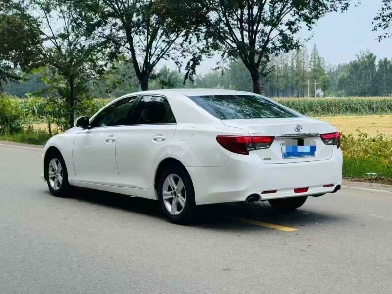 南通15年丰田锐志8