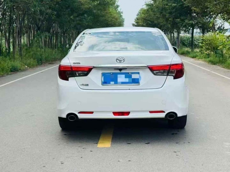 南通15年丰田锐志9