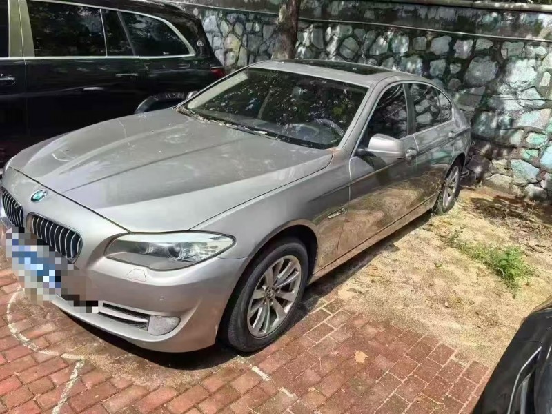 青岛13年宝马5系3