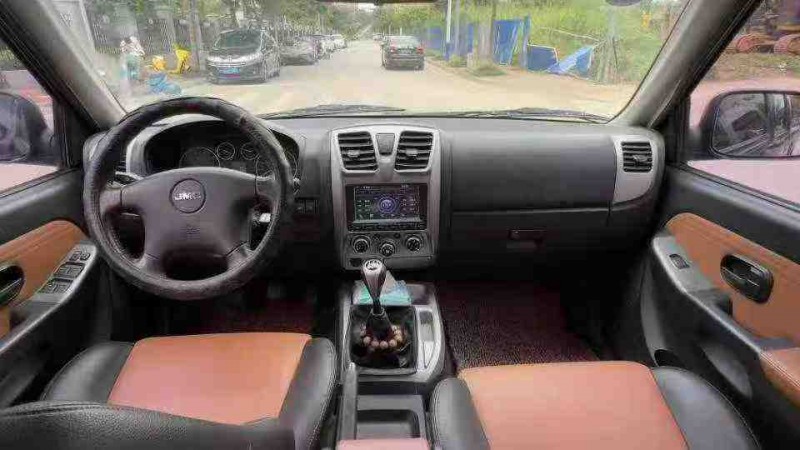 南宁17年江铃宝典4