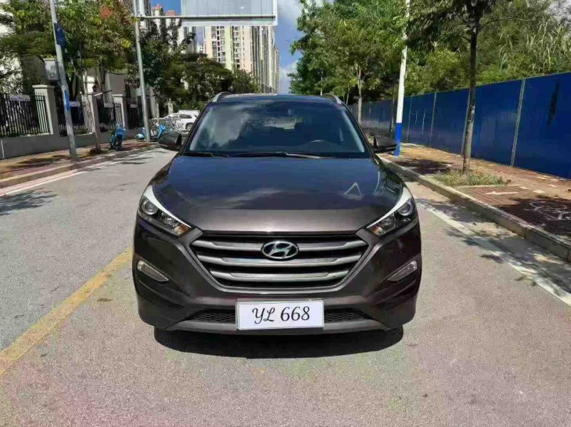 南宁17年现代途胜1