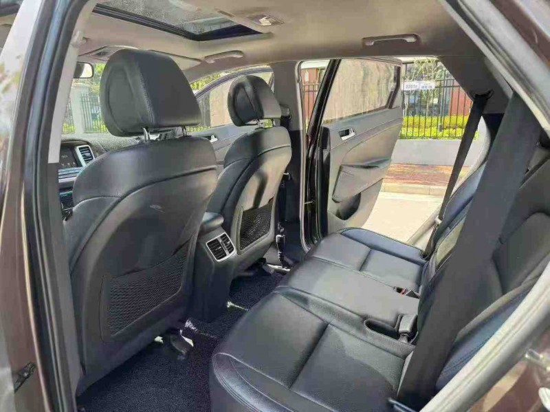 南宁17年现代途胜6