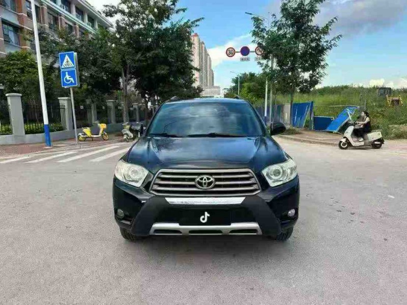 南宁11年丰田汉兰达1