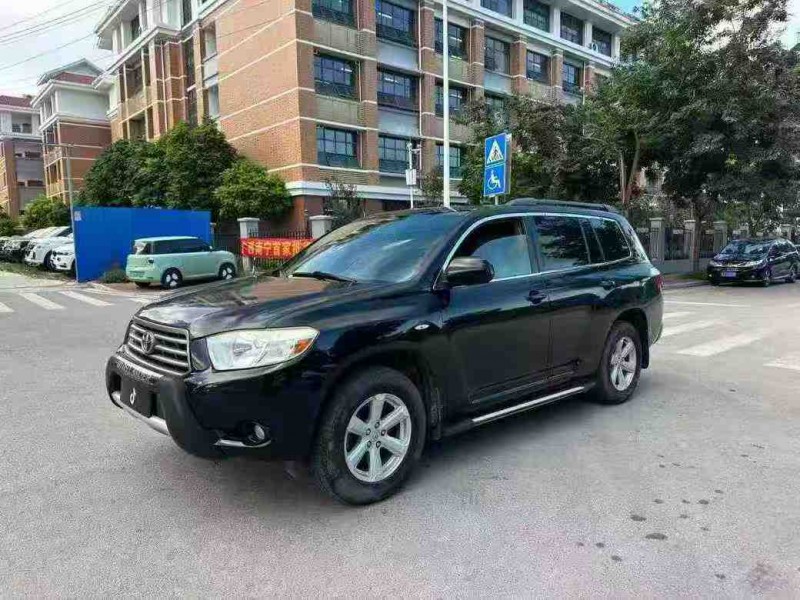 南宁11年丰田汉兰达3