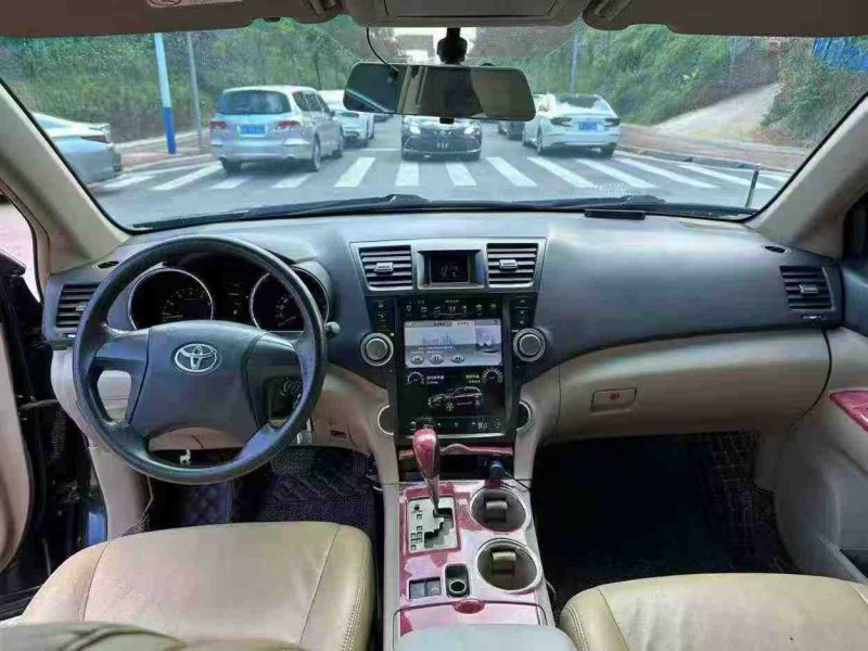 南宁11年丰田汉兰达5