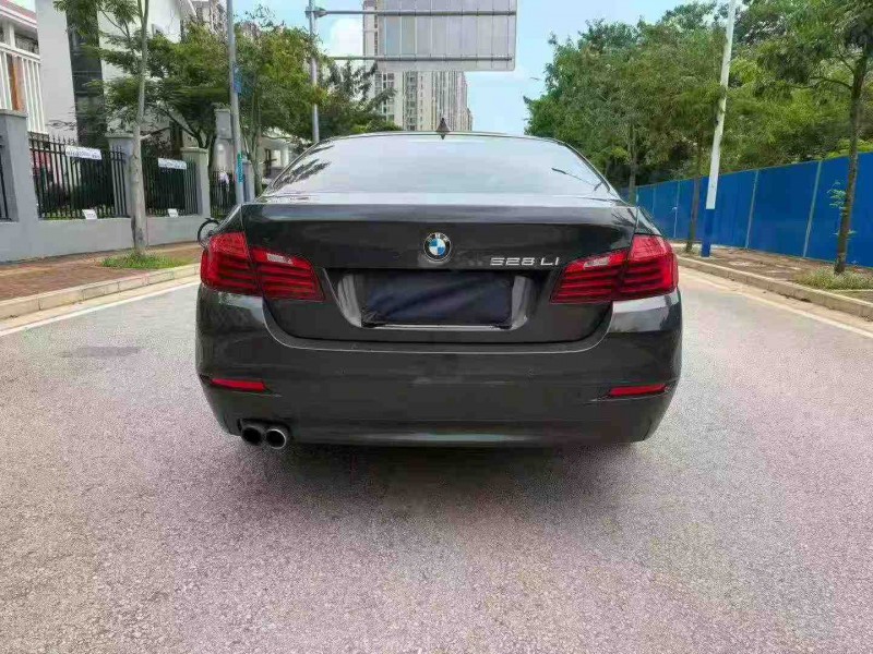 南宁17年宝马5系9