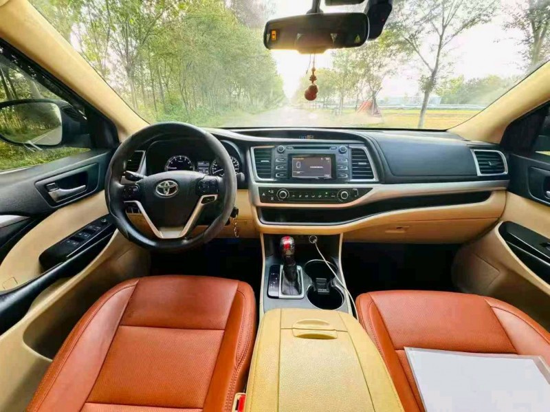 连云港20年丰田汉兰达5