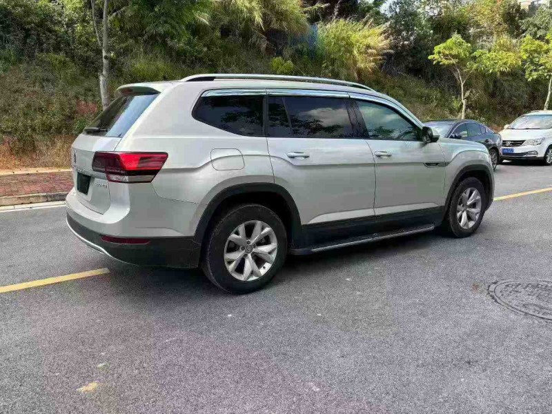 南宁17年大众途昂7