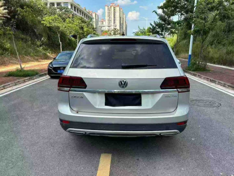 南宁17年大众途昂9