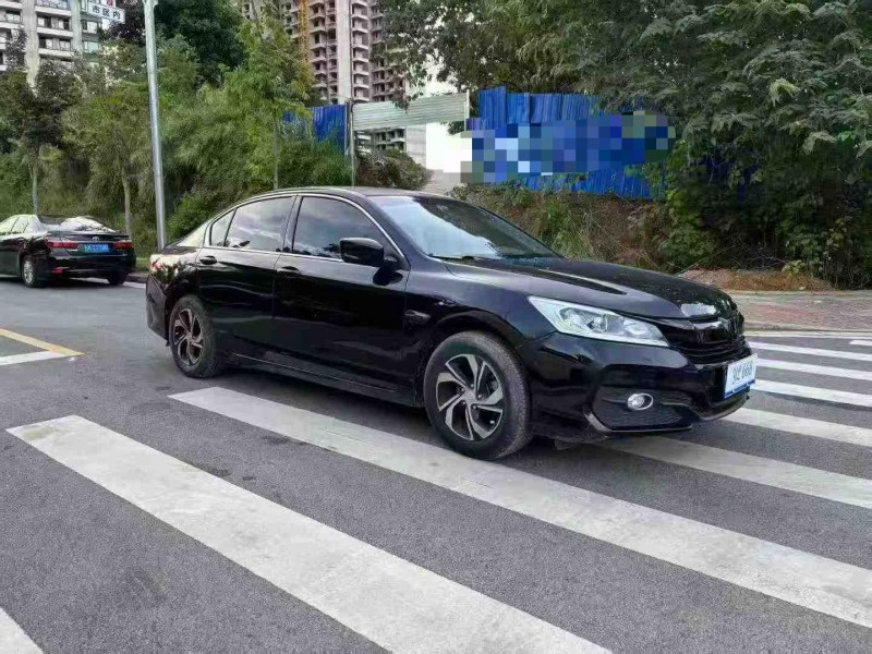 南宁17年本田雅阁2