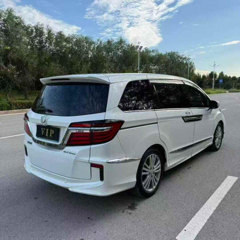 青岛18年本田艾力绅8