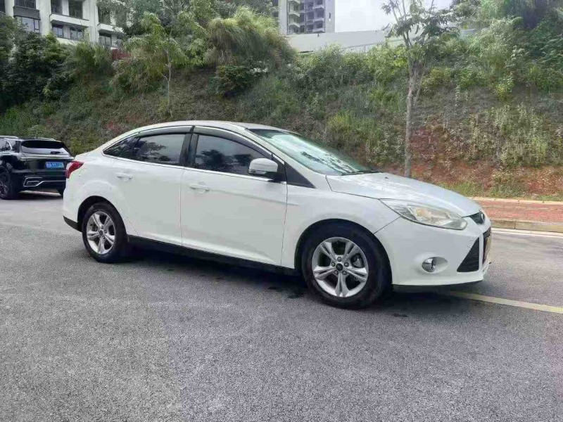 南宁15年福特福克斯2