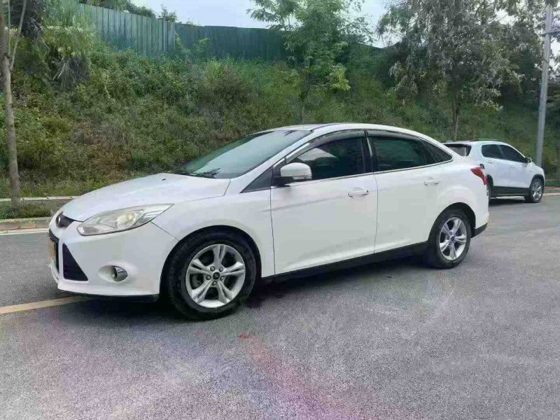 南宁15年福特福克斯3