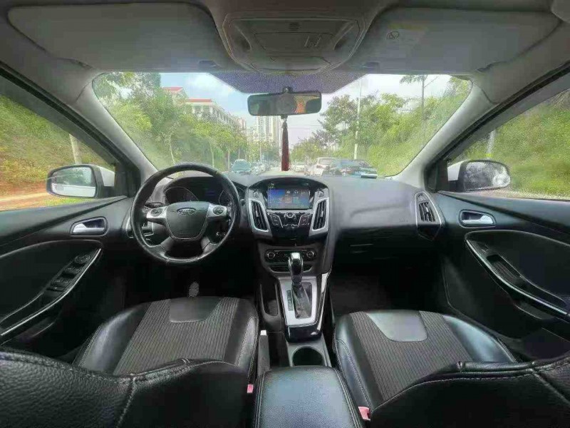 南宁15年福特福克斯5