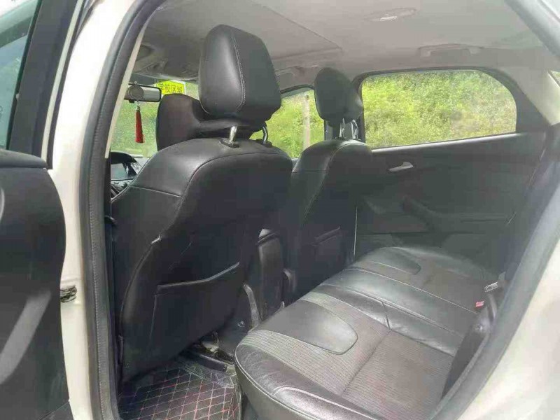 南宁15年福特福克斯6