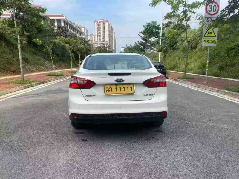 南宁15年福特福克斯9
