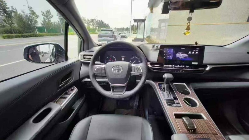 青岛24年丰田格瑞维亚4