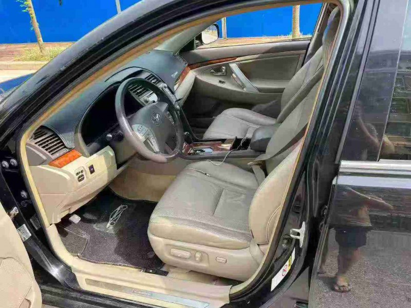 南宁09年丰田凯美瑞4